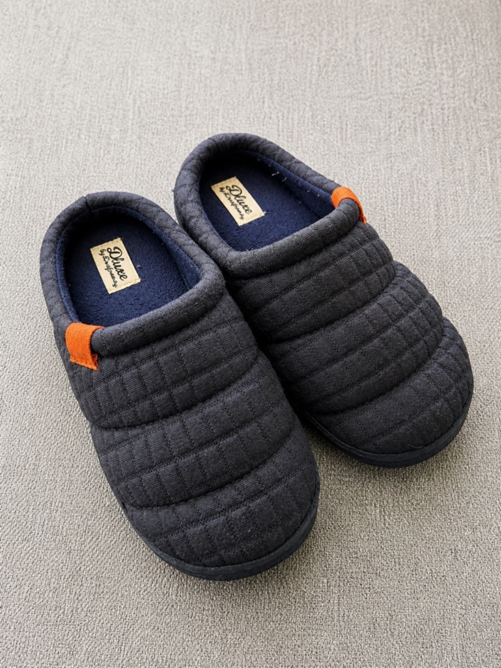Dearfoams DLuxe Quilted Slippers Kids 2–3 Black Cozy Slip On House Shoes